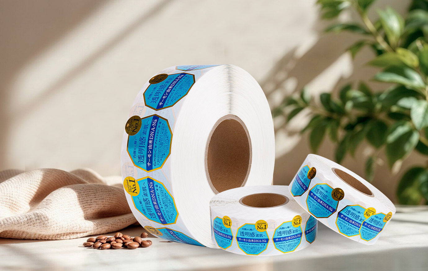 Etichetă autocolantă